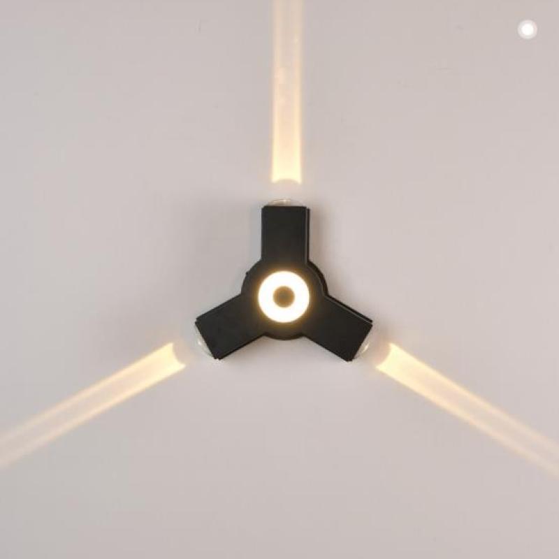 Extérieur - Applique cruciforme avec LED blanc chaud